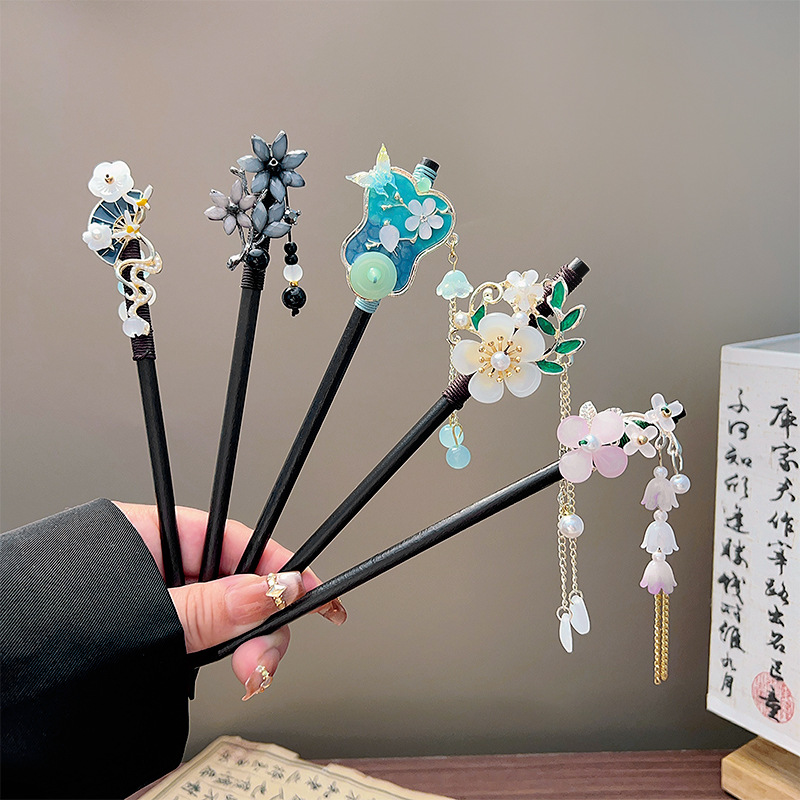 Hanbok Hair Pin - Épingle à cheveux classique à pompon